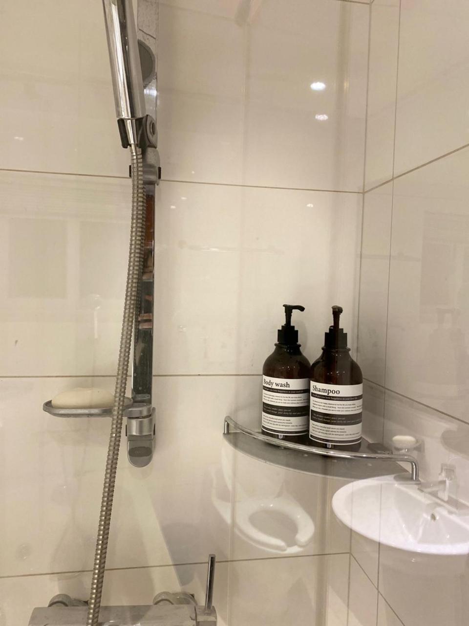 Dalgona Guesthouse Seoul Ruang foto